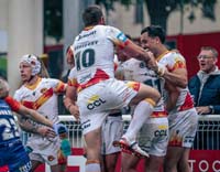 CatalansPlayers-CelebrateTry5-26-0425